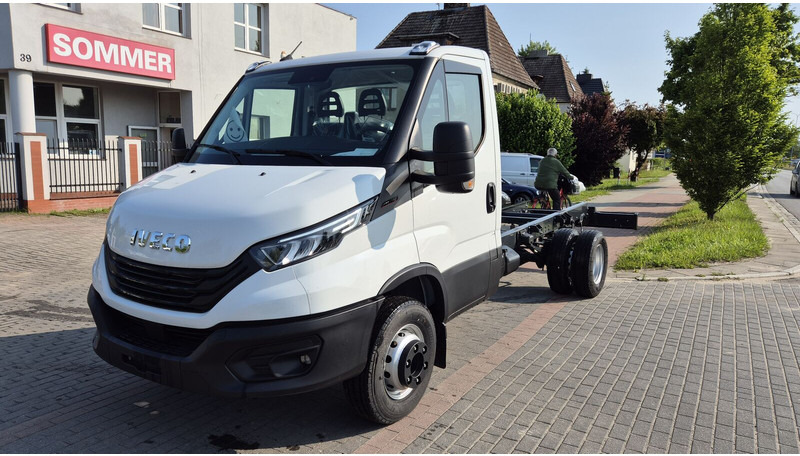 Iveco Daily 70C18 - nowe! - Φορτηγό σασί: φωτογραφία 2 Iveco Daily 70C18 - nowe! - Φορτηγό σασί: φωτογραφία 2
