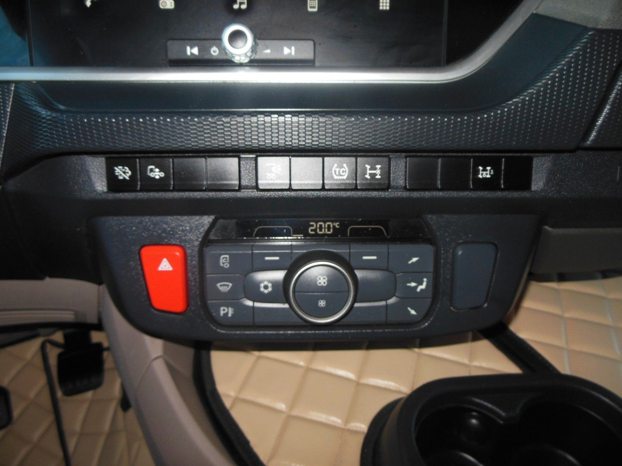 Τράκτορας DAF XG 480, KIPPHYDRAULIK, STANDKLIMA, WIE NEUE!!!: φωτογραφία 19