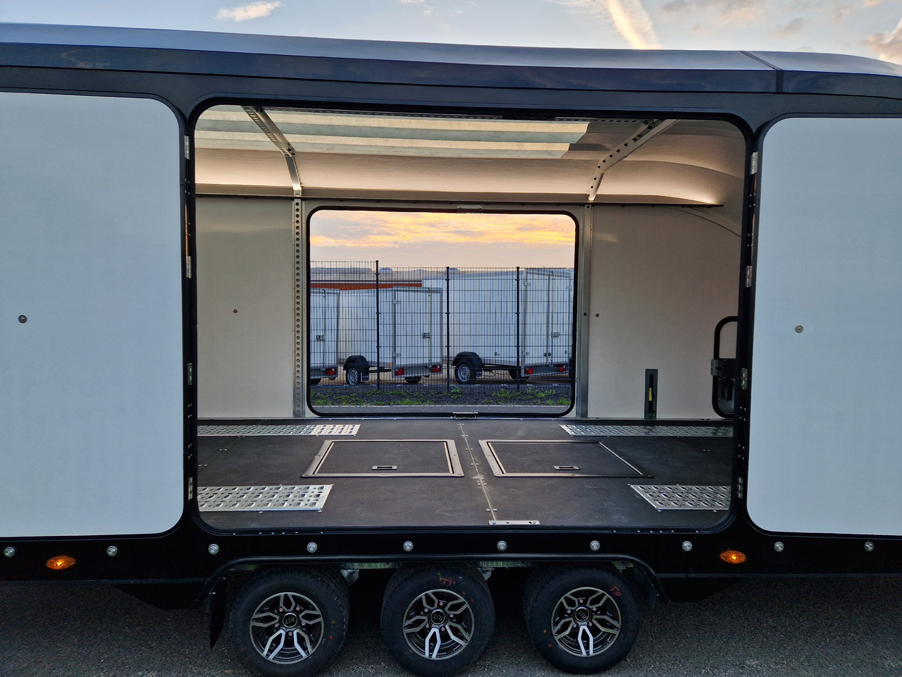 Ρυμούλκα αυτοκινητάμαξα BJT Race Transporter 7 397-6023-35-3-10-B 600x228x189cm black RR Kamera 1 Alufelgen Tridem 3500 Akt: φωτογραφία 13