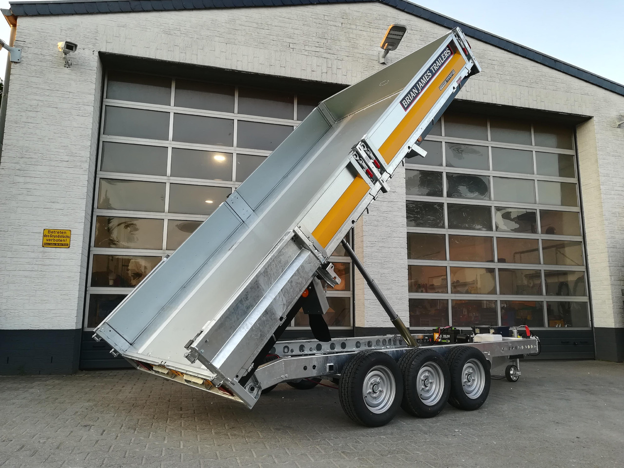 Brian James Trailer CarGO Tipper 2 elektrisch 360x195x30cm Stahlbordwände Pendel 12" Tridem 3,5t on - Ρυμούλκα ανατρεπόμενο: φωτογραφία 1 Brian James Trailer CarGO Tipper 2 elektrisch 360x195x30cm Stahlbordwände Pendel 12" Tridem 3,5t on - Ρυμούλκα ανατρεπόμενο: φωτογραφία 1