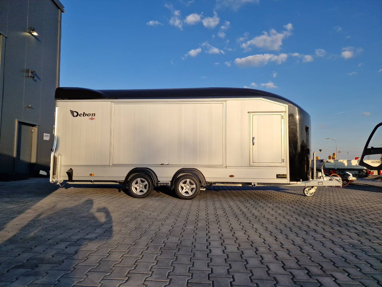 Ρυμουλκούμενη καντίνα Cargo Roadster 2000 550x220x204cm Poly black Car Pullman 3500kg Edition Vollausstattung: φωτογραφία 14