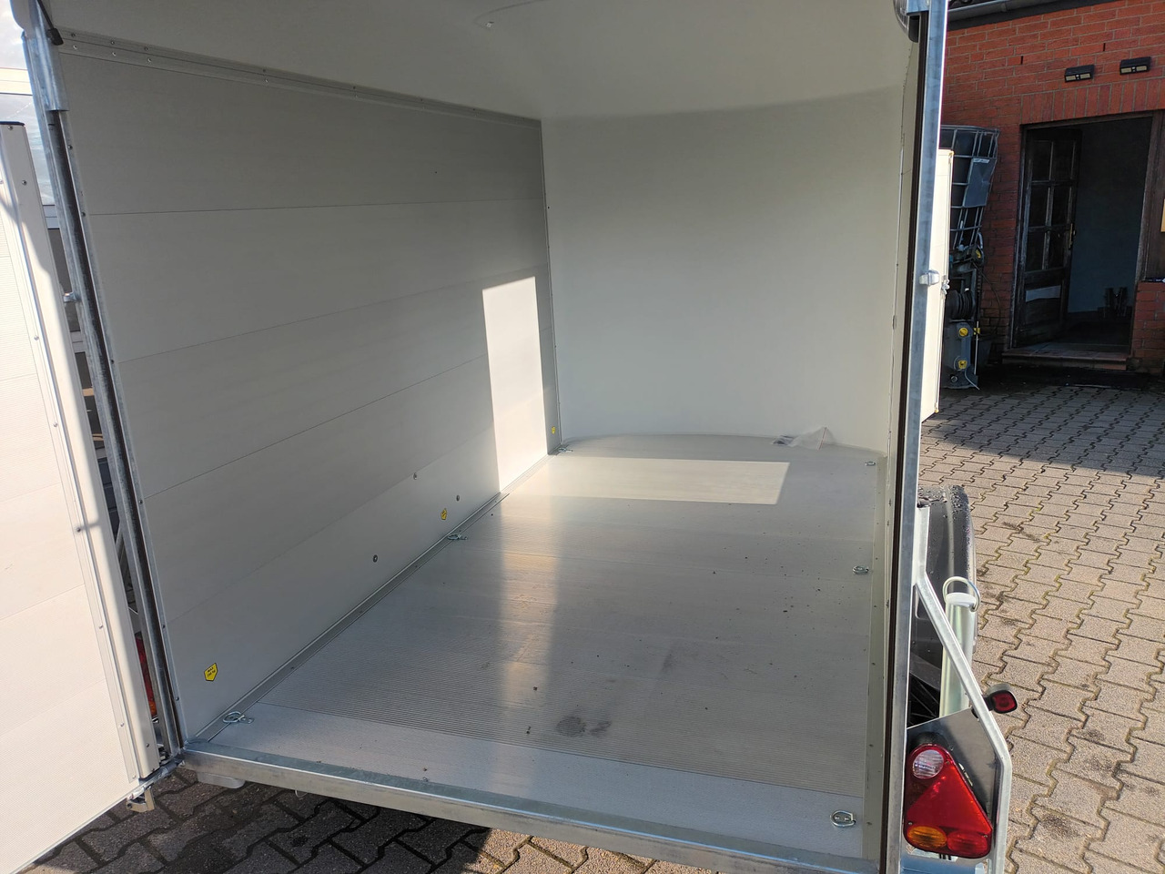 Cargo Roadster 400 312x164x184cm Alu Poly irongrey Seitentür Alufelgen Aluboden 1300kg 100km/H - Ρυμούλκα κόφα: φωτογραφία 3 Cargo Roadster 400 312x164x184cm Alu Poly irongrey Seitentür Alufelgen Aluboden 1300kg 100km/H - Ρυμούλκα κόφα: φωτογραφία 3