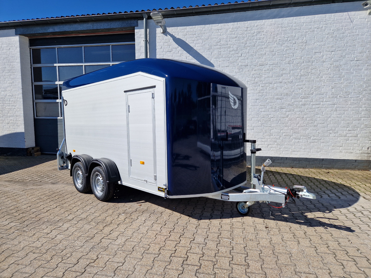 Cargo Roadster 700 plus 375x180x200cm Alu Poly kingblue Seitentür Pullman 2600kg 100km/H Aktion - Ρυμούλκα κόφα: φωτογραφία 1 Cargo Roadster 700 plus 375x180x200cm Alu Poly kingblue Seitentür Pullman 2600kg 100km/H Aktion - Ρυμούλκα κόφα: φωτογραφία 1