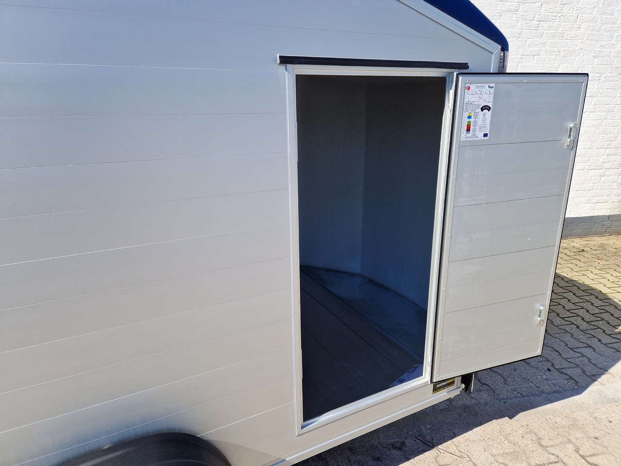 Cargo Roadster 700 plus 375x180x200cm Alu Poly kingblue Seitentür Pullman 2600kg 100km/H Aktion - Ρυμούλκα κόφα: φωτογραφία 3 Cargo Roadster 700 plus 375x180x200cm Alu Poly kingblue Seitentür Pullman 2600kg 100km/H Aktion - Ρυμούλκα κόφα: φωτογραφία 3