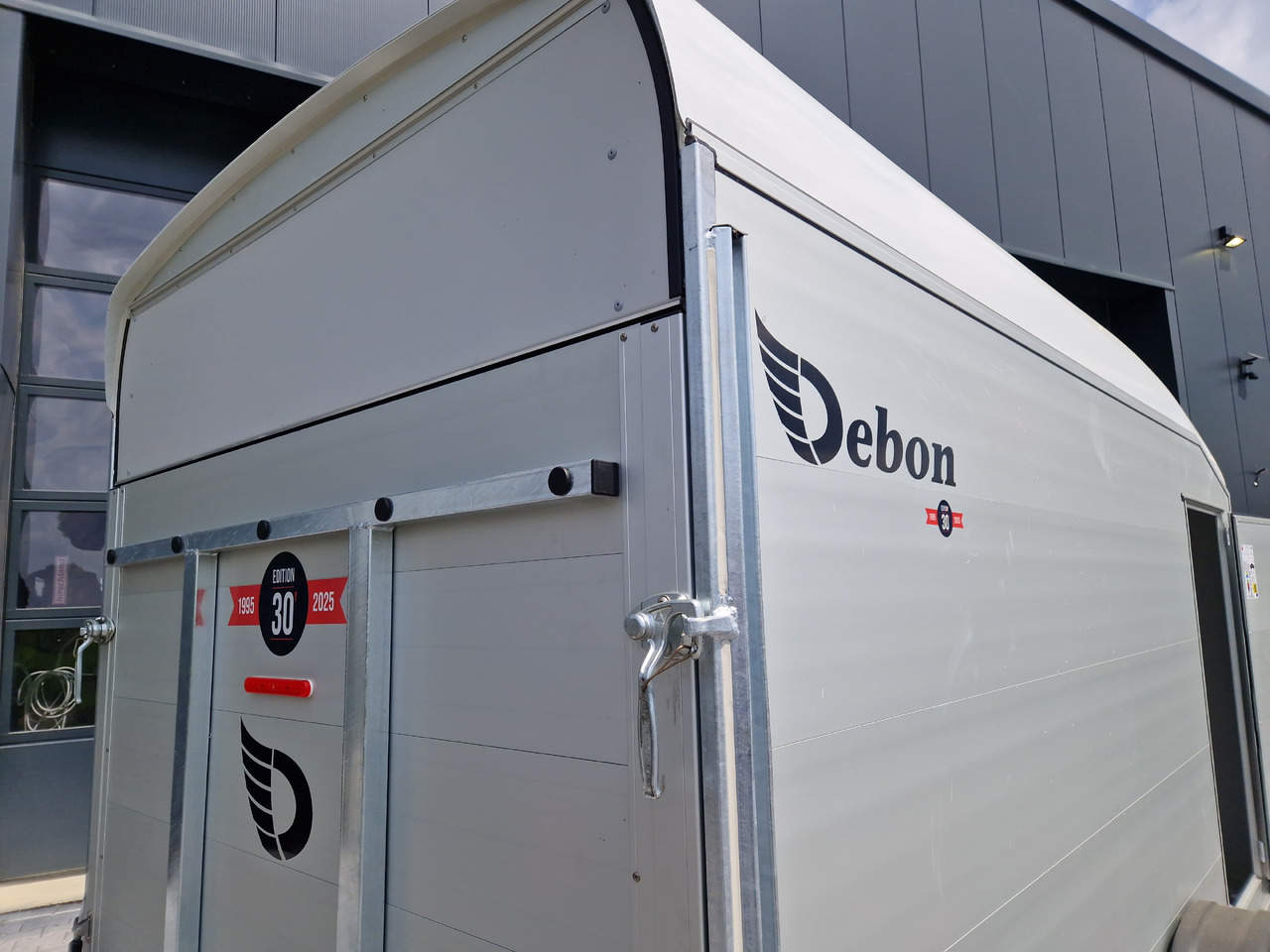 Cargo Roadster 700 plus 375x180x200cm Alu Poly weiß Seitentür Pullman 100km/H 2600kg Modell 2025 - Ρυμούλκες αυτοκίνητο: φωτογραφία 3 Cargo Roadster 700 plus 375x180x200cm Alu Poly weiß Seitentür Pullman 100km/H 2600kg Modell 2025 - Ρυμούλκες αυτοκίνητο: φωτογραφία 3