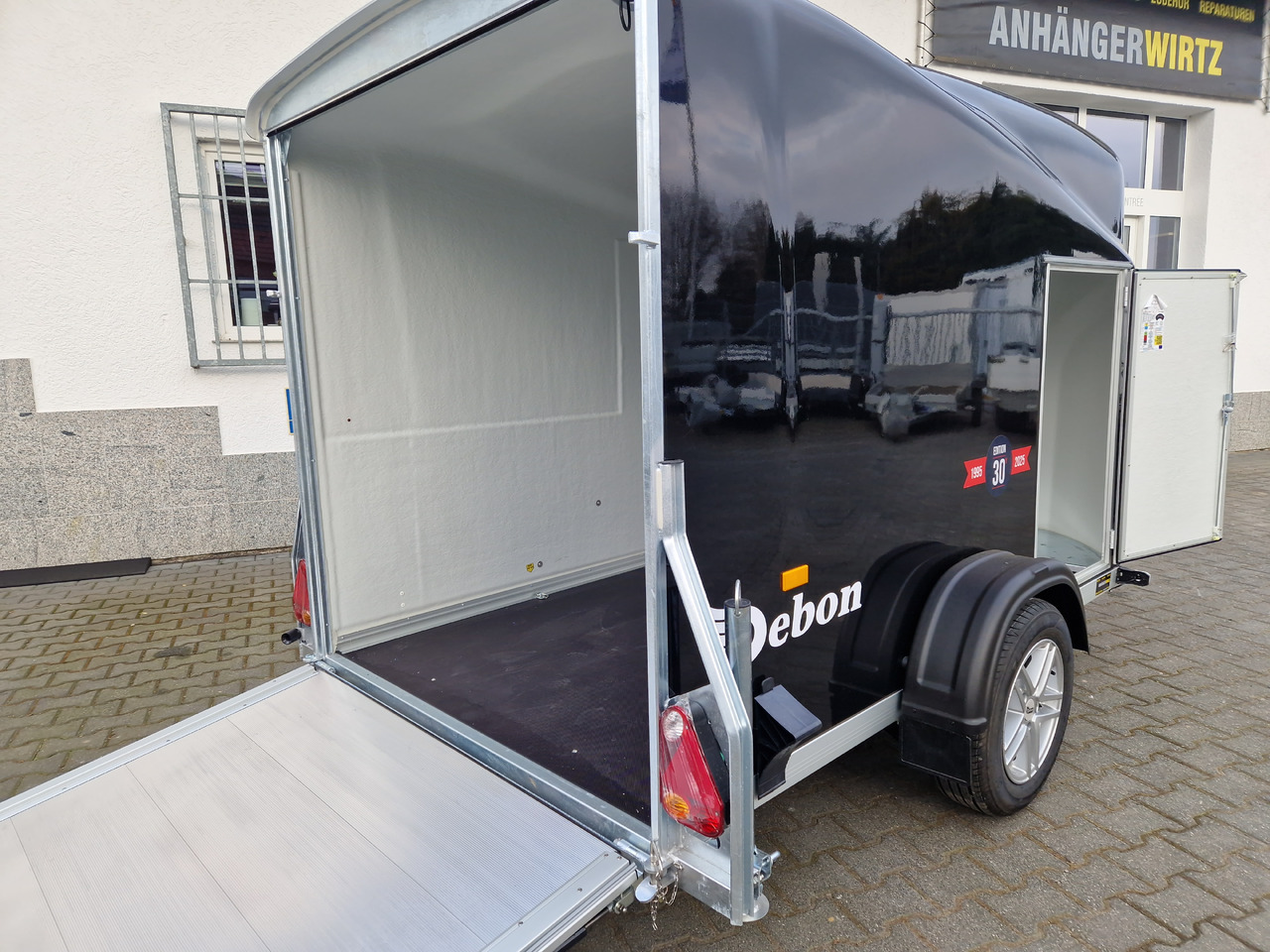 Ρυμούλκα κόφα Debon Cargo 1300 300x152x168cm black Seitentür Alufelgen darkl Pullman II 100km/H 1300kg Modell 25: φωτογραφία 16