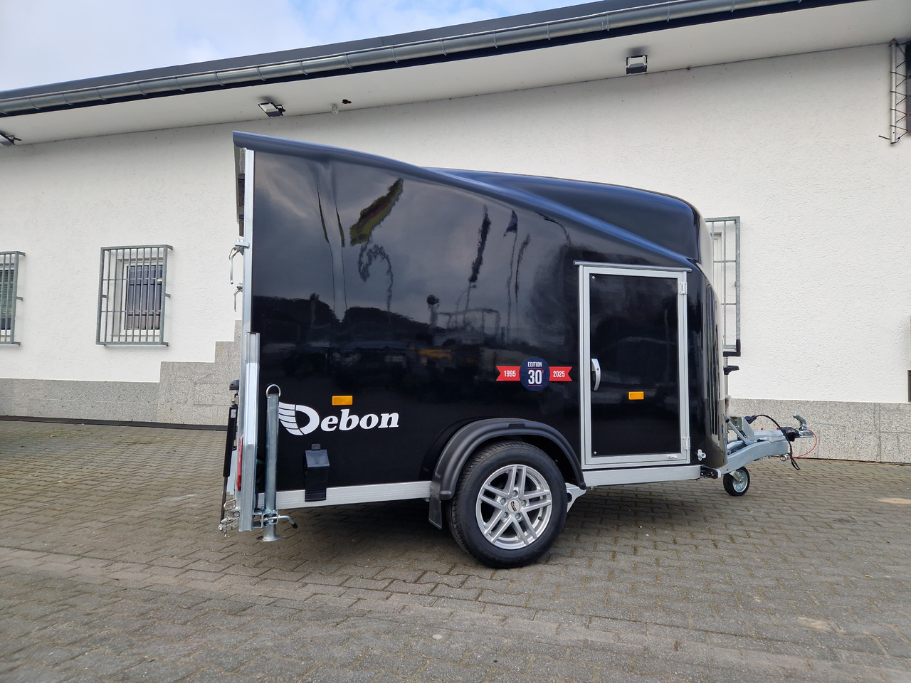Debon Cargo 1300 300x152x168cm black Seitentür Alufelgen silver Pullman II 100km/H 1300kg Modell 25 - Ρυμούλκες αυτοκίνητο: φωτογραφία 4 Debon Cargo 1300 300x152x168cm black Seitentür Alufelgen silver Pullman II 100km/H 1300kg Modell 25 - Ρυμούλκες αυτοκίνητο: φωτογραφία 4