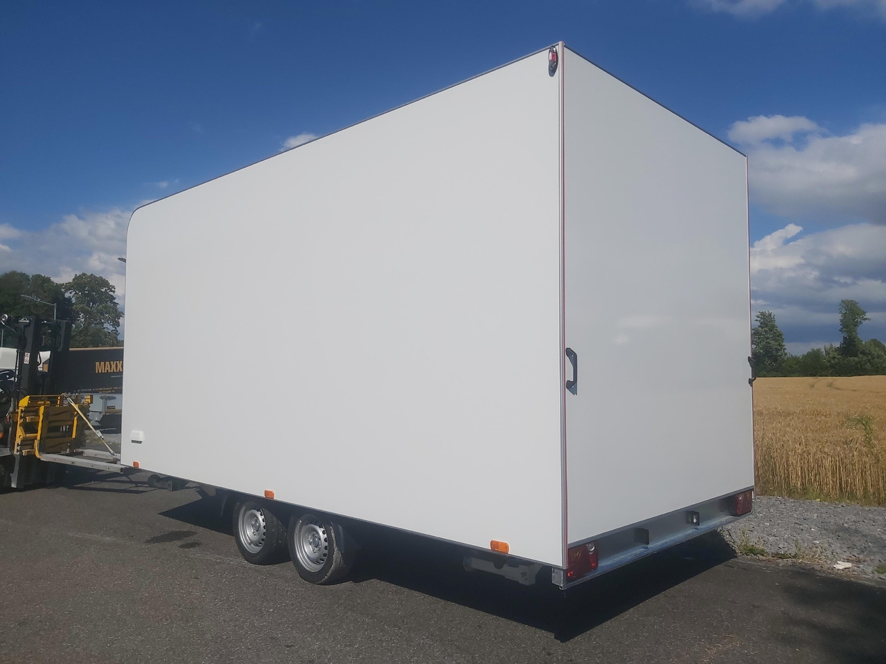 Event Trailer Koffer TWSP M 470T.01 470x220x217cm Seitenklappe IL 2700kg 100km/H - Ρυμουλκούμενη καντίνα: φωτογραφία 3 Event Trailer Koffer TWSP M 470T.01 470x220x217cm Seitenklappe IL 2700kg 100km/H - Ρυμουλκούμενη καντίνα: φωτογραφία 3