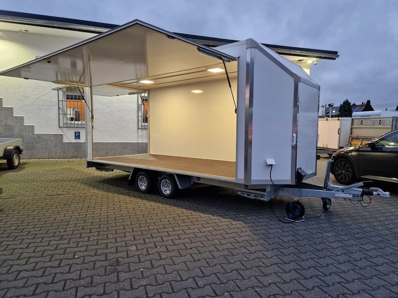 Ρυμουλκούμενη καντίνα Koffer Hochlader FC 275HTLAERO10AF Messe 500x200x195cm Alufelgen 230V IL (XXL) 2700kg 100km/H: φωτογραφία 7