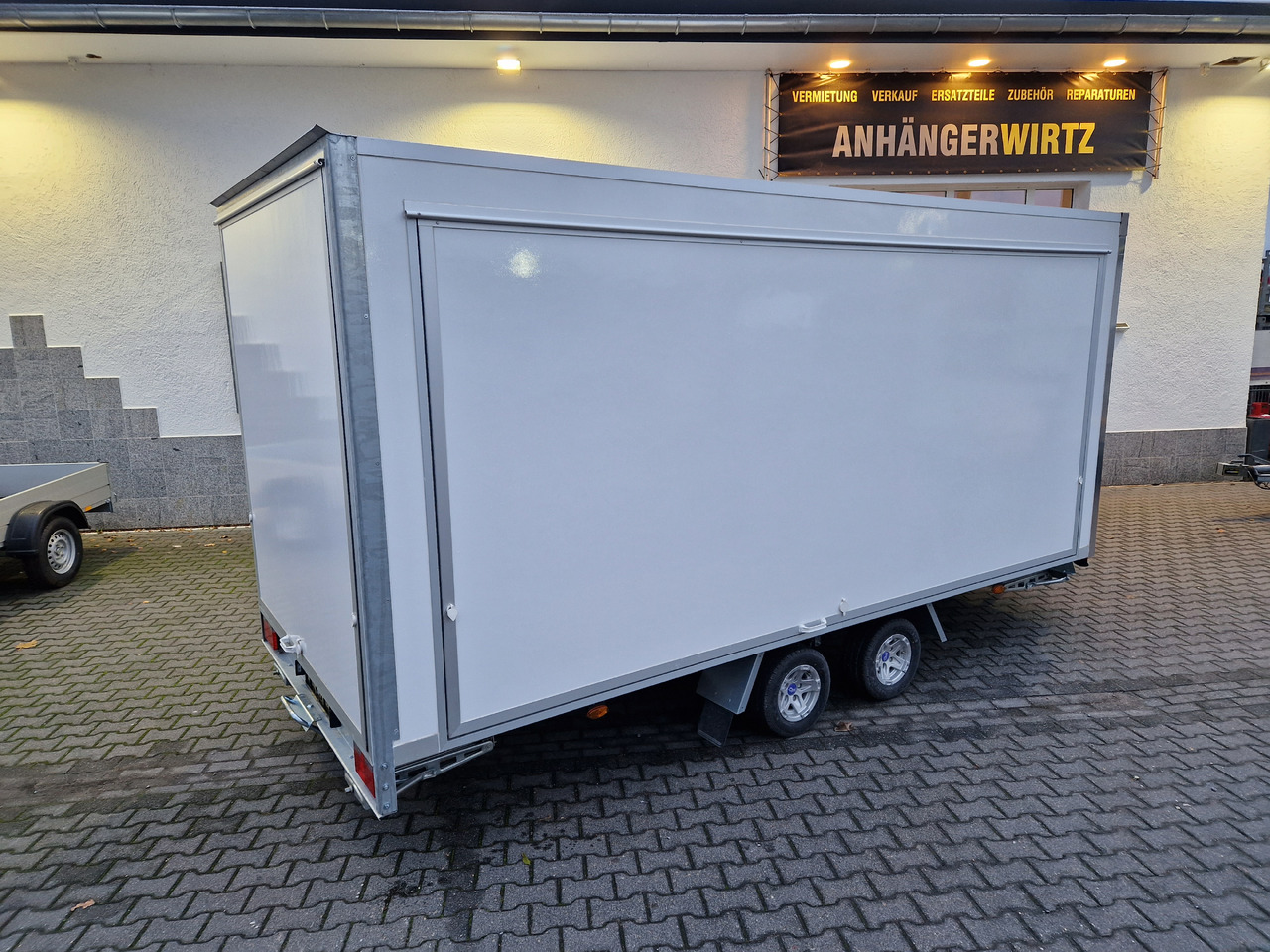 Ρυμουλκούμενη καντίνα Koffer Hochlader FC 275HTLAERO10AF Messe 500x200x195cm Alufelgen 230V IL (XXL) 2700kg 100km/H: φωτογραφία 17