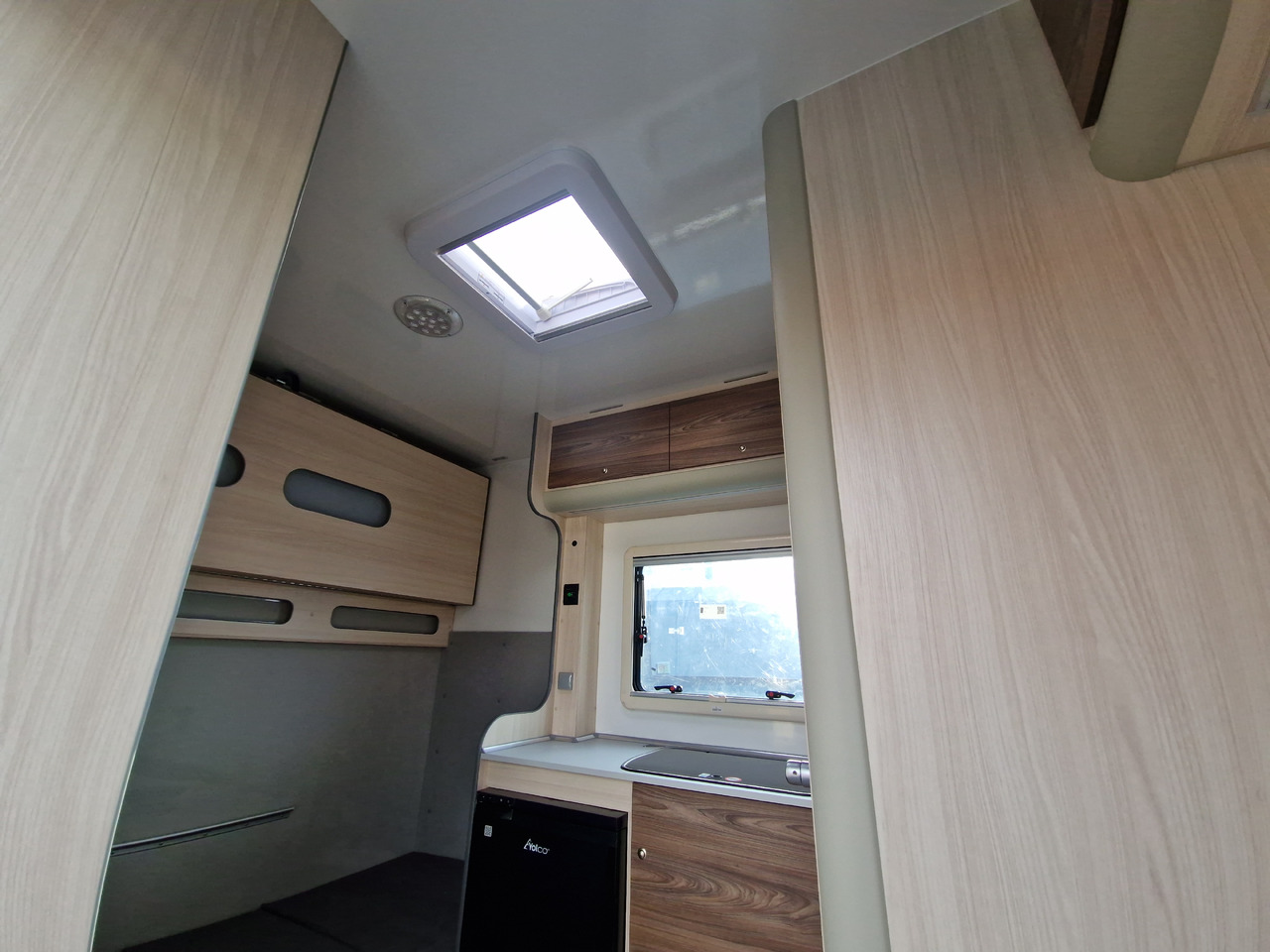 Ρυμούλκες αυτοκίνητο Koffer Sport Camp TFS 600.01 600x200x210cm Premium Laderaum 300cm Seitentür Wohnabteil 3000kg 100km: φωτογραφία 8 Ρυμούλκες αυτοκίνητο Koffer Sport Camp TFS 600.01 600x200x210cm Premium Laderaum 300cm Seitentür Wohnabteil 3000kg 100km: φωτογραφία 8