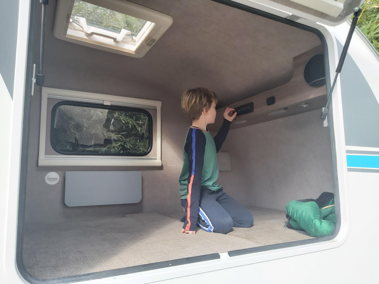 Mini Camper Mini Tommy TMC25 252x140x121cm aero V1 Küche 12V/230V 100km/H 750kg gebremst Modell 24 - Ρυμουλκούμενο τροχόσπιτο: φωτογραφία 3 Mini Camper Mini Tommy TMC25 252x140x121cm aero V1 Küche 12V/230V 100km/H 750kg gebremst Modell 24 - Ρυμουλκούμενο τροχόσπιτο: φωτογραφία 3