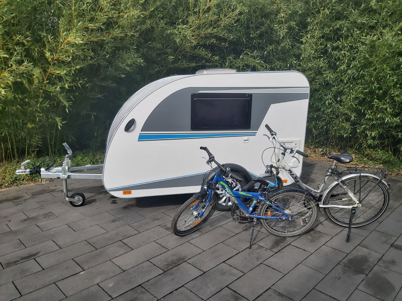 Mini Camper Mini Tommy TMC25 252x140x121cm aero V1 Küche 12V/230V 100km/H 750kg gebremst Modell 24 - Ρυμουλκούμενο τροχόσπιτο: φωτογραφία 4 Mini Camper Mini Tommy TMC25 252x140x121cm aero V1 Küche 12V/230V 100km/H 750kg gebremst Modell 24 - Ρυμουλκούμενο τροχόσπιτο: φωτογραφία 4