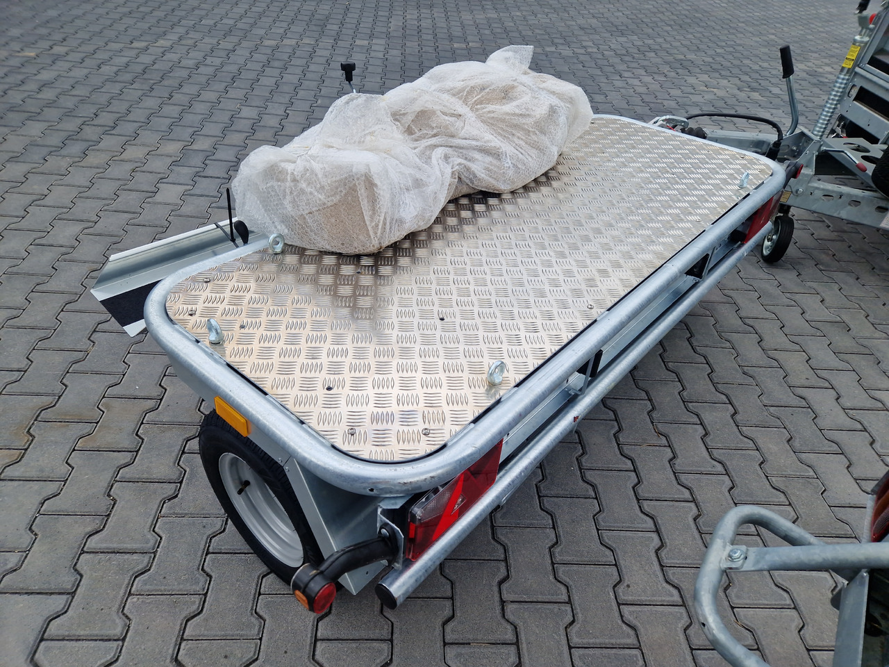 Motorradanhänger Roadster Motocamp 1 quer 200x80cm 750kg 100km/H - Τρέιλερ μοτοσυκλετών: φωτογραφία 3 Motorradanhänger Roadster Motocamp 1 quer 200x80cm 750kg 100km/H - Τρέιλερ μοτοσυκλετών: φωτογραφία 3