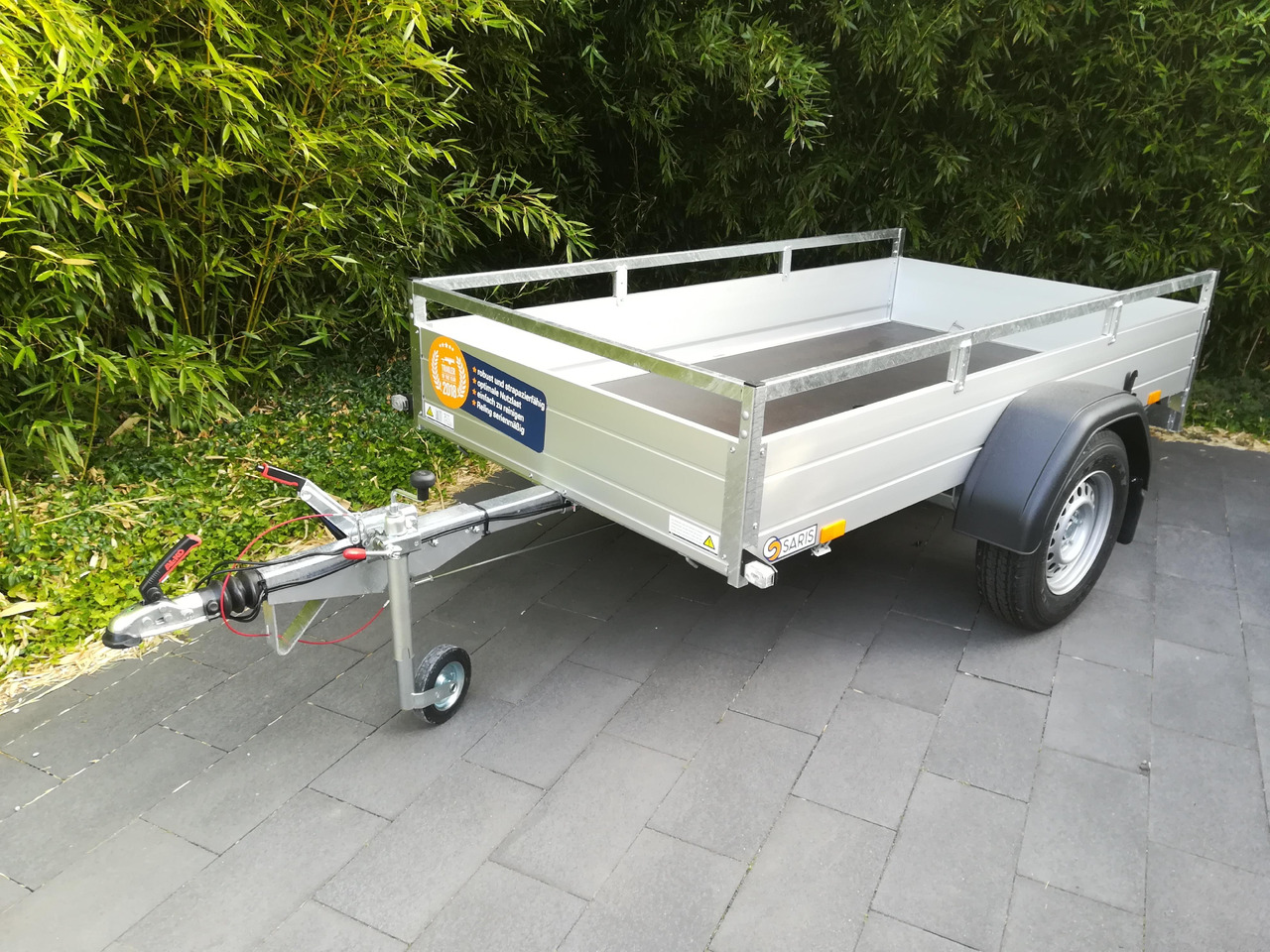 Saris Anhänger DV135 McAlu Pro MP 255x133x43cm (S) 1350kg Online Aktion Modell 2024 - Ρυμούλκες αυτοκίνητο: φωτογραφία 1 Saris Anhänger DV135 McAlu Pro MP 255x133x43cm (S) 1350kg Online Aktion Modell 2024 - Ρυμούλκες αυτοκίνητο: φωτογραφία 1