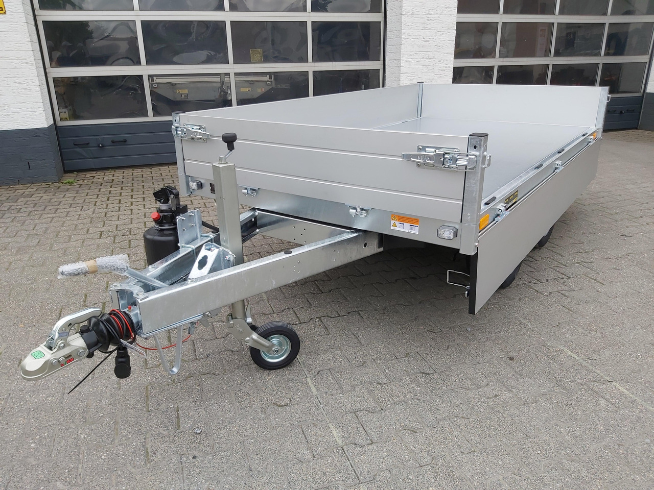 Saris Kipper K1 276 150 2000 2 276x150x30cm silver Handpumpe 13" (S) 2000kg - Ρυμούλκα ανατρεπόμενο: φωτογραφία 5 Saris Kipper K1 276 150 2000 2 276x150x30cm silver Handpumpe 13" (S) 2000kg - Ρυμούλκα ανατρεπόμενο: φωτογραφία 5