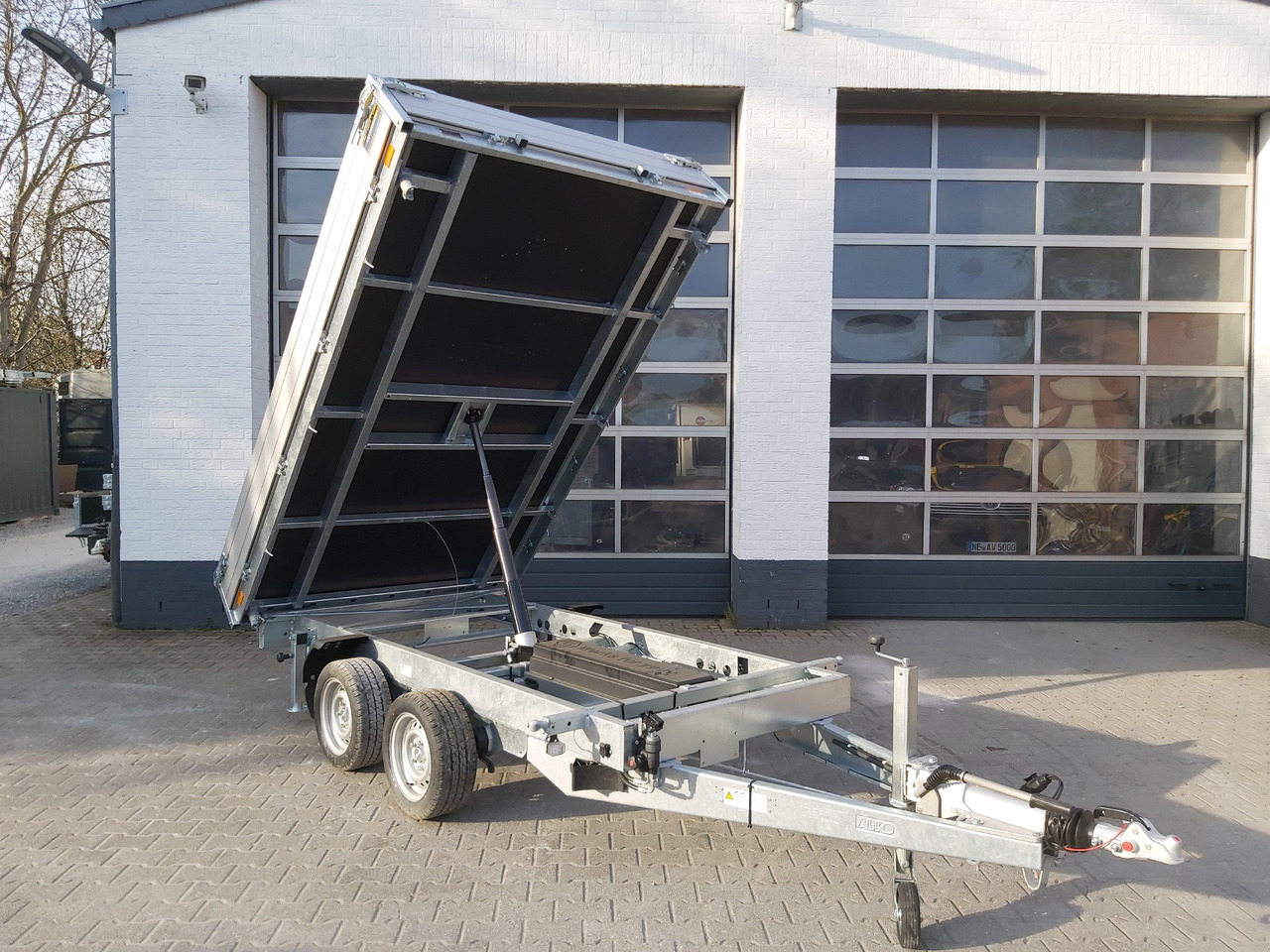 Leasing Saris Kipper K3 306 184 3500 2 E 306x184x30cm 3500kg silver Elektro NHP Stützen 13" 3500kg used Saris Kipper K3 306 184 3500 2 E 306x184x30cm 3500kg silver Elektro NHP Stützen 13" 3500kg used: φωτογραφία 11 Leasing Saris Kipper K3 306 184 3500 2 E 306x184x30cm 3500kg silver Elektro NHP Stützen 13" 3500kg used Saris Kipper K3 306 184 3500 2 E 306x184x30cm 3500kg silver Elektro NHP Stützen 13" 3500kg used: φωτογραφία 11