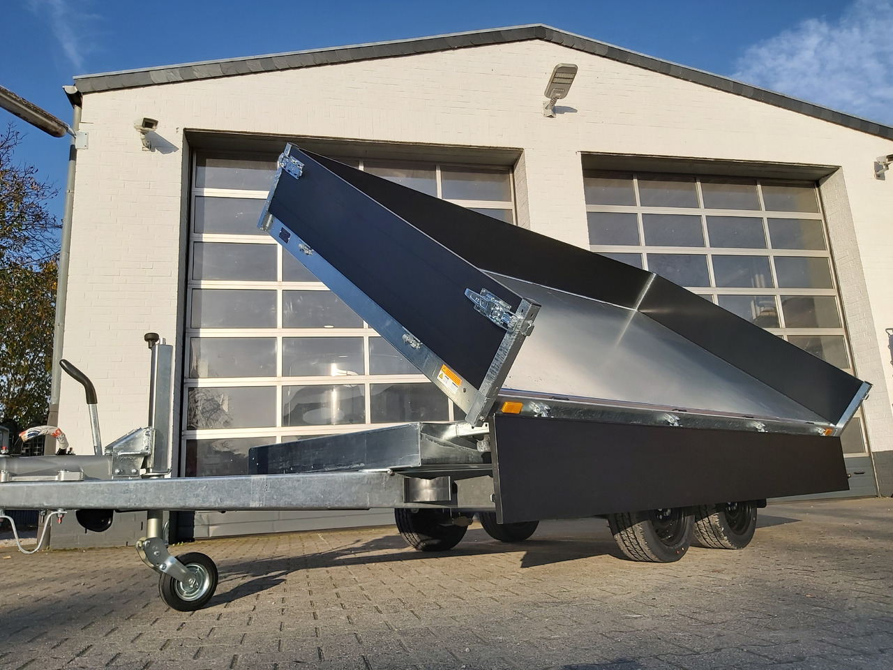 Saris Kipper K3 356 184 3500 2 E 356x184x35cm black edition Elektro Rampen Stützen (L) 3500kg - Ρυμούλκα ανατρεπόμενο: φωτογραφία 1 Saris Kipper K3 356 184 3500 2 E 356x184x35cm black edition Elektro Rampen Stützen (L) 3500kg - Ρυμούλκα ανατρεπόμενο: φωτογραφία 1