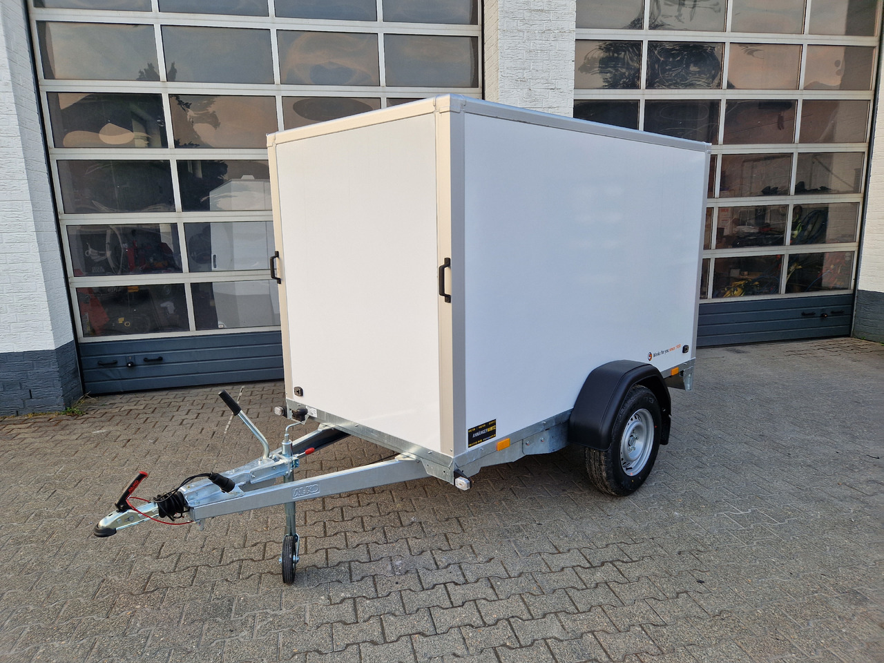 Ρυμούλκα κόφα Saris Koffer GO 256 134 1350 1 GFK weiß Seitentür (S) 1350kg Modell 2024: φωτογραφία 15