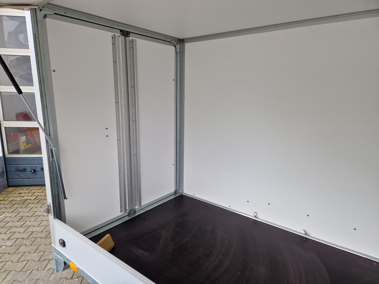Saris Koffer GO 306 154 180 2000 2 306x154x180cm GFK grau Seitenklappe (M) 2000kg Modell 2024 - Ρυμούλκα κόφα: φωτογραφία 3 Saris Koffer GO 306 154 180 2000 2 306x154x180cm GFK grau Seitenklappe (M) 2000kg Modell 2024 - Ρυμούλκα κόφα: φωτογραφία 3