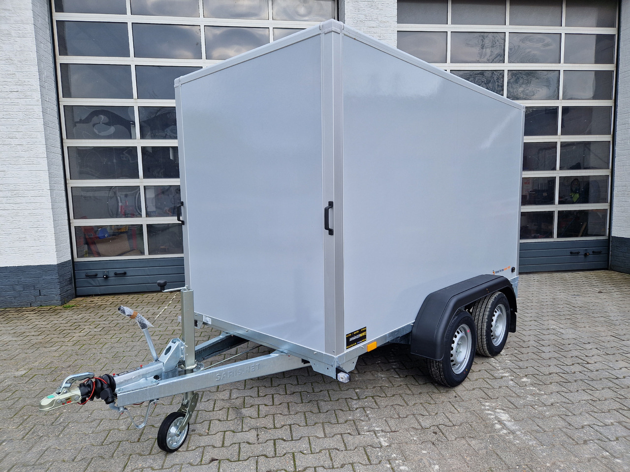 Saris Koffer GO 306 154 180 2700 2 306x154x180cm GFK grau (M) 2700kg Modell 2024 - Ρυμούλκα κόφα: φωτογραφία 1 Saris Koffer GO 306 154 180 2700 2 306x154x180cm GFK grau (M) 2700kg Modell 2024 - Ρυμούλκα κόφα: φωτογραφία 1