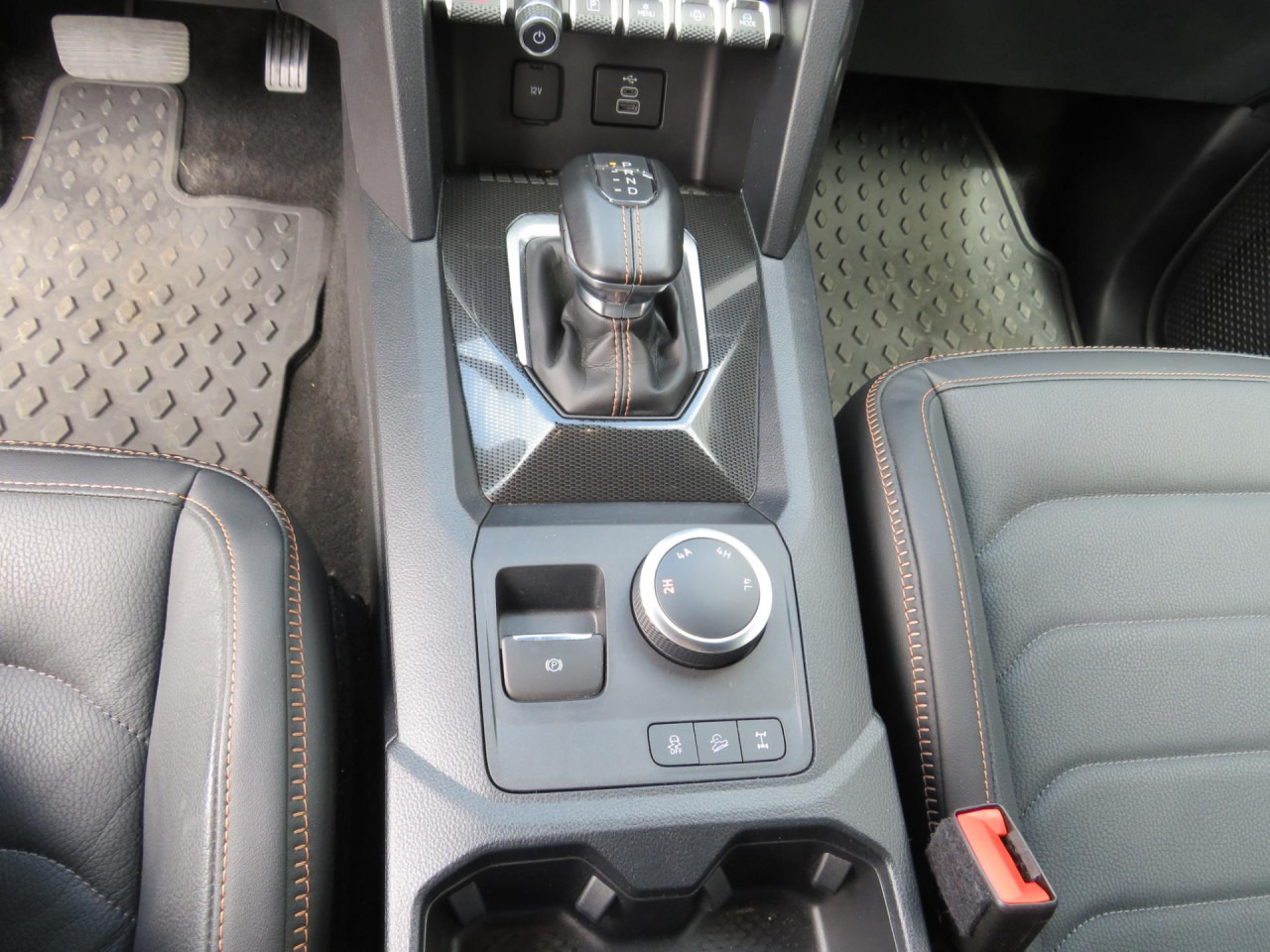 VOLKSWAGEN Amarok PanAmericana 3.0 TDI 177 kW Doka 4MOTION ZV - Ημιφορτηγό, Διπλοκάμπινο ελαφρύ επαγγελματικό: φωτογραφία 4 VOLKSWAGEN Amarok PanAmericana 3.0 TDI 177 kW Doka 4MOTION ZV - Ημιφορτηγό, Διπλοκάμπινο ελαφρύ επαγγελματικό: φωτογραφία 4