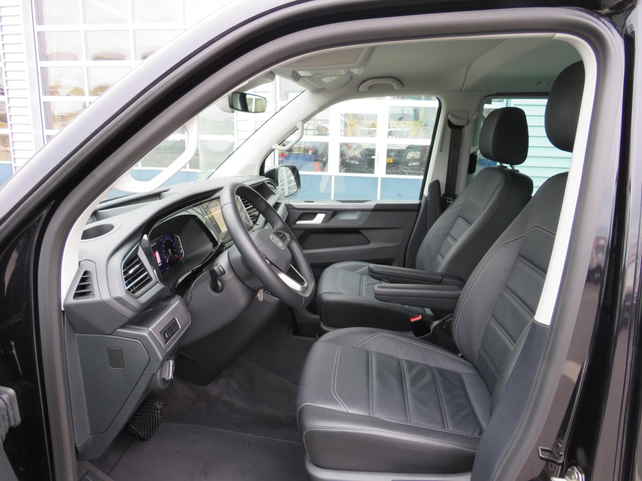 VOLKSWAGEN T6.1 Multivan Comfortline Edition Court Bluetooth - Αυτοκίνητο: φωτογραφία 2 VOLKSWAGEN T6.1 Multivan Comfortline Edition Court Bluetooth - Αυτοκίνητο: φωτογραφία 2