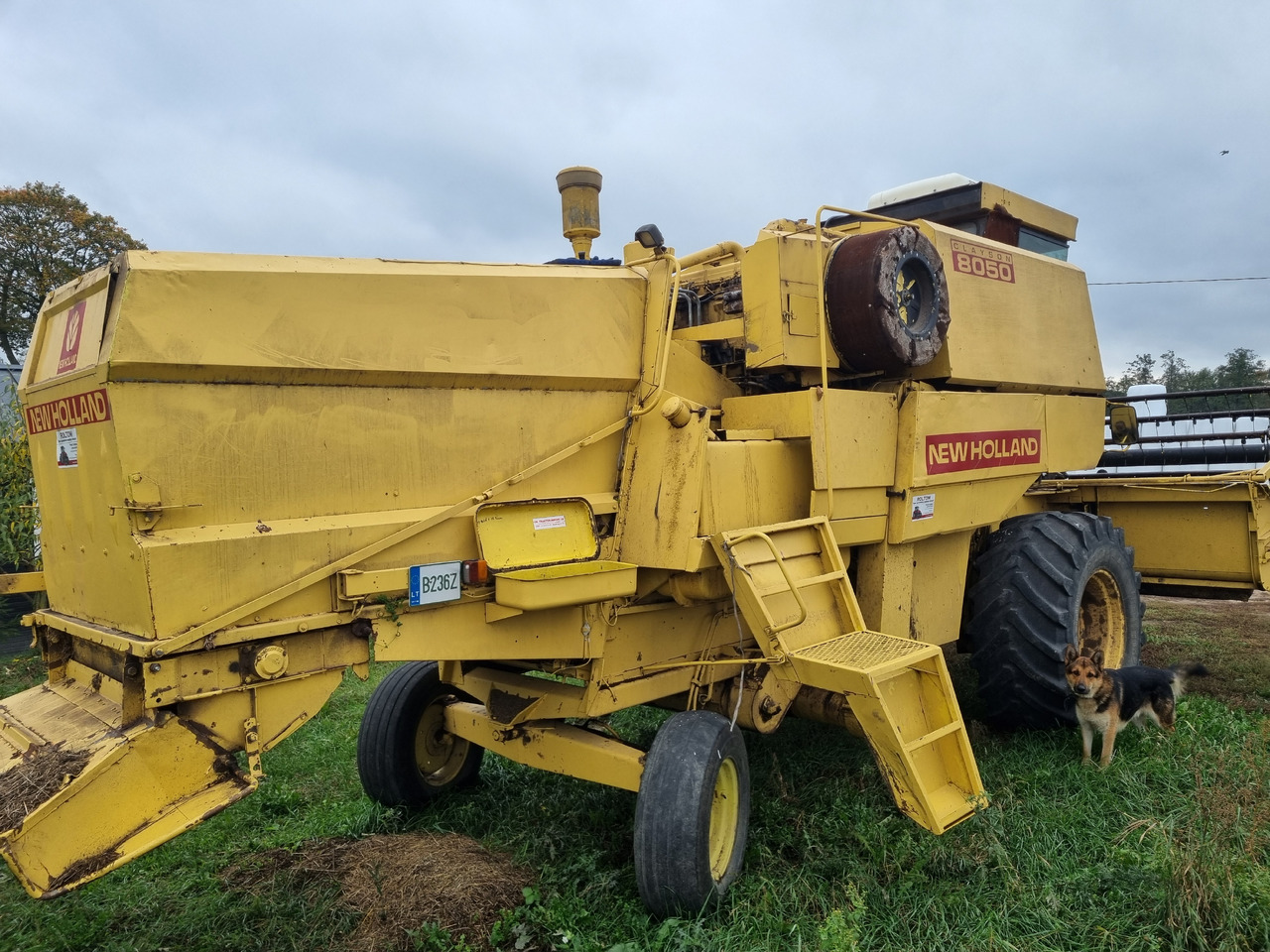 New Holland 8050 - Θεριζοαλωνιστική μηχανή: φωτογραφία 4 New Holland 8050 - Θεριζοαλωνιστική μηχανή: φωτογραφία 4