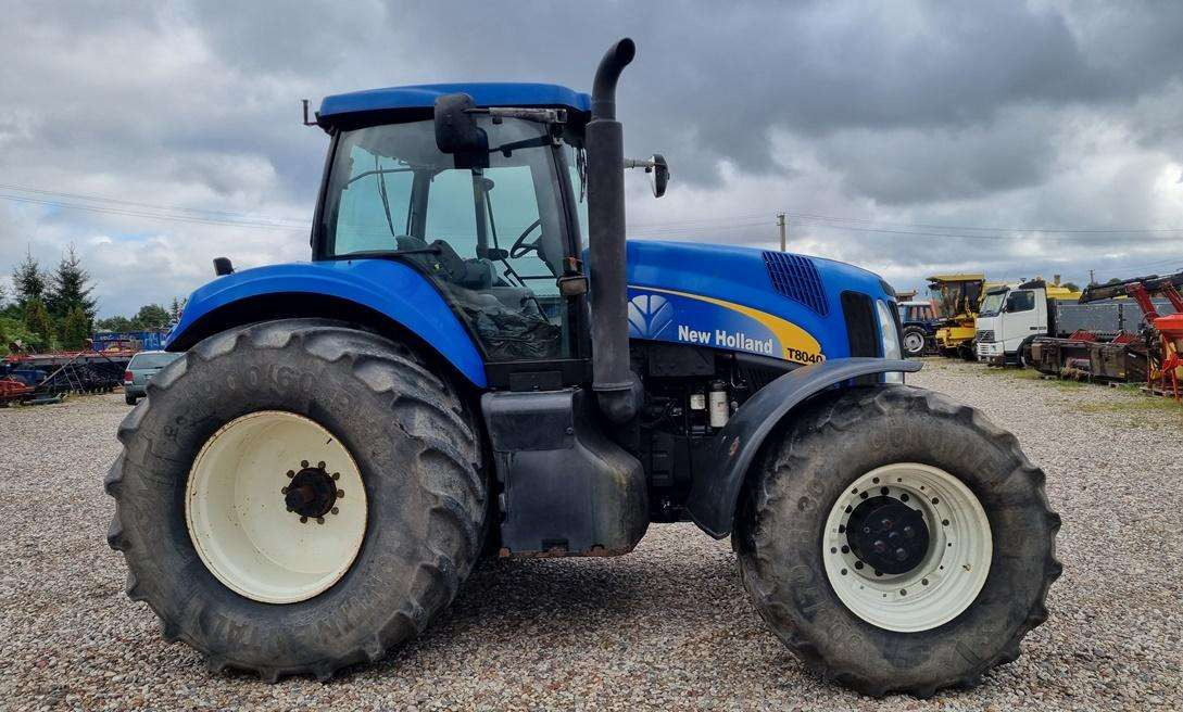 New Holland T8040 - Τρακτέρ: φωτογραφία 3 New Holland T8040 - Τρακτέρ: φωτογραφία 3