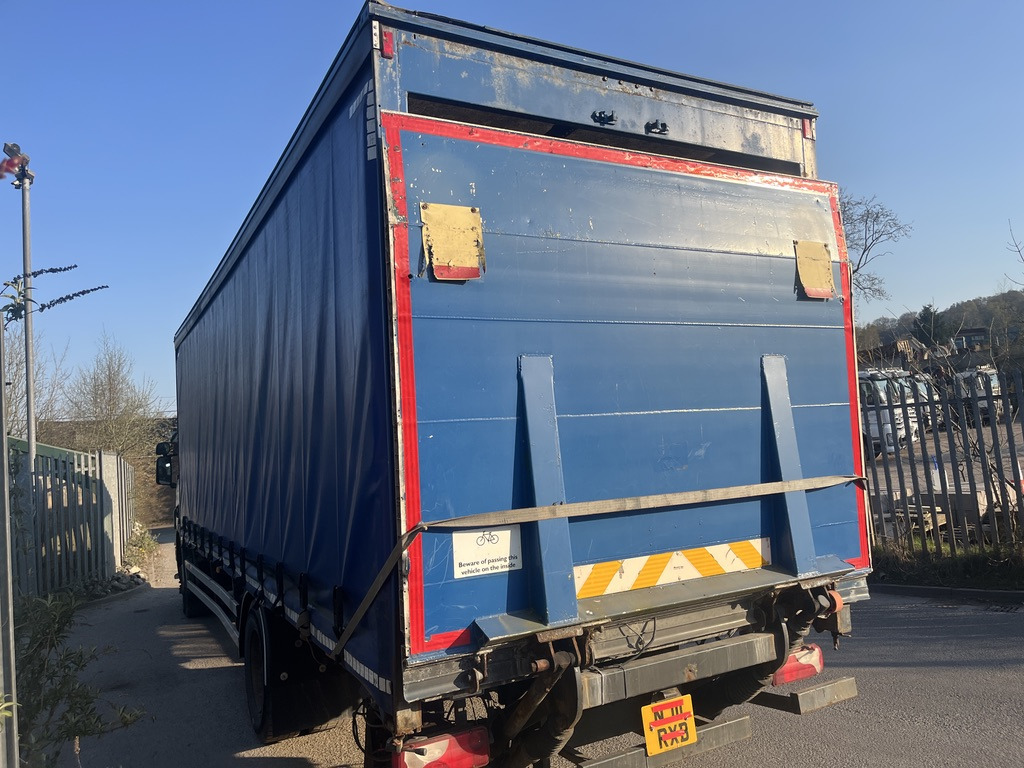 Scania P230 4x2 Curtain side - Φορτηγό μουσαμάς: φωτογραφία 4 Scania P230 4x2 Curtain side - Φορτηγό μουσαμάς: φωτογραφία 4
