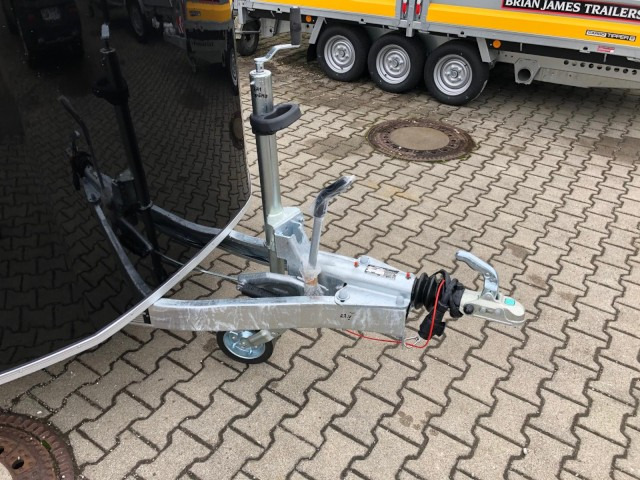 Cheval Liberte Debon Roadster 700 Alu + Türe 2600 kg, 100 km/h, 375x180x202cm - Ρυμούλκα κόφα: φωτογραφία 2 Cheval Liberte Debon Roadster 700 Alu + Türe 2600 kg, 100 km/h, 375x180x202cm - Ρυμούλκα κόφα: φωτογραφία 2