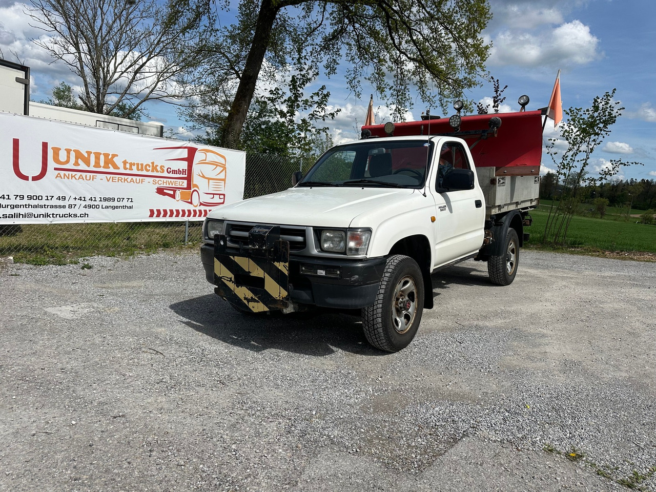 TOYOTA Hilux 4WD 4x4 Winterdienst Kipper - Όχημα με ανατρεπομενη καροτσα: φωτογραφία 1 TOYOTA Hilux 4WD 4x4 Winterdienst Kipper - Όχημα με ανατρεπομενη καροτσα: φωτογραφία 1