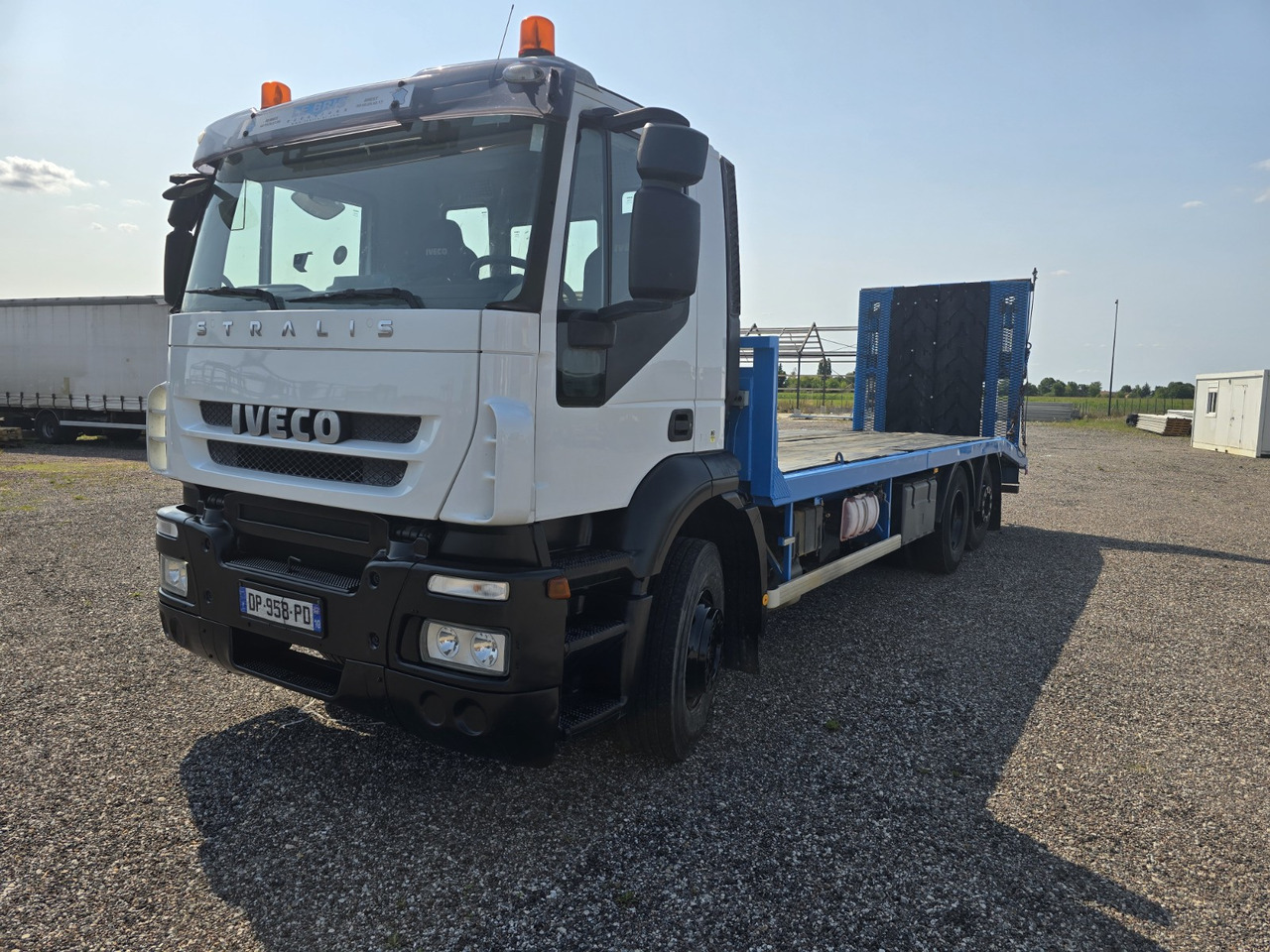 IVECO 260S33 - Φορτηγό αυτοκινητάμαξα: φωτογραφία 1 IVECO 260S33 - Φορτηγό αυτοκινητάμαξα: φωτογραφία 1
