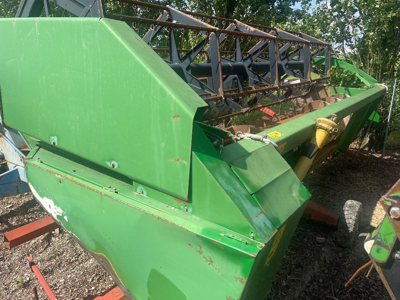 Θεριζοαλωνιστική μηχανή John Deere 2058: φωτογραφία 16
