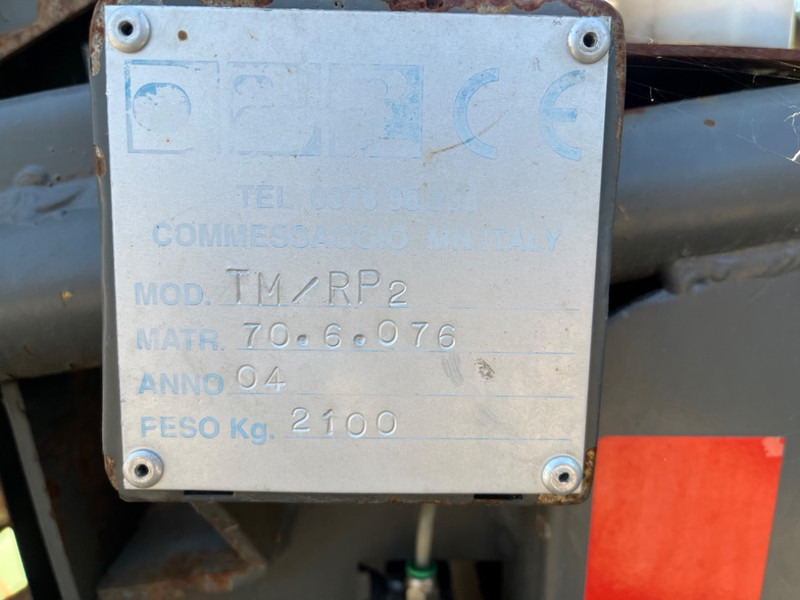 Θεριζοαλωνιστική μηχανή John Deere 2058: φωτογραφία 14