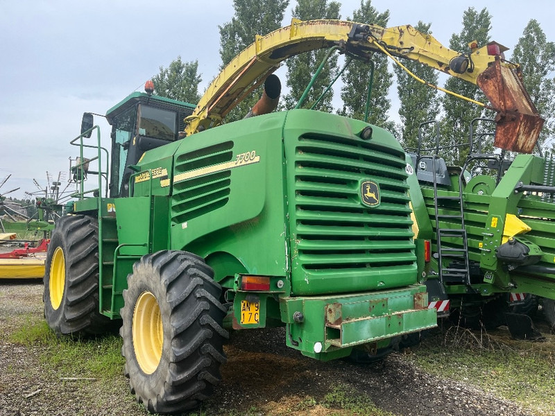 John Deere 7700 - Ενσιρωτική μηχανή: φωτογραφία 3 John Deere 7700 - Ενσιρωτική μηχανή: φωτογραφία 3