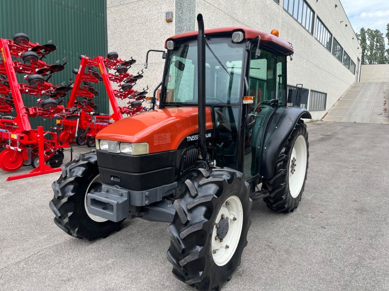 New Holland TN 55 D - Τρακτέρ: φωτογραφία 1 New Holland TN 55 D - Τρακτέρ: φωτογραφία 1