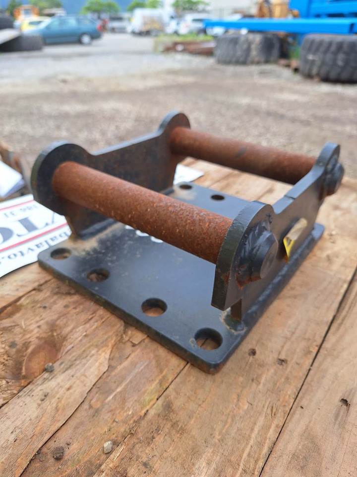 Attachment plate S30 for excavator plate compactor - Ταχυσύνδεσμος για Κατασκευή μηχανήματα: φωτογραφία 2 Attachment plate S30 for excavator plate compactor - Ταχυσύνδεσμος για Κατασκευή μηχανήματα: φωτογραφία 2