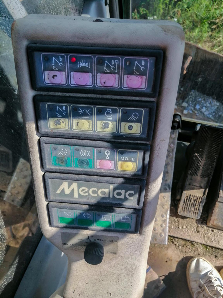 MECALAC 14 MXT - Τροχοφόρος εκσκαφέας: φωτογραφία 4 MECALAC 14 MXT - Τροχοφόρος εκσκαφέας: φωτογραφία 4