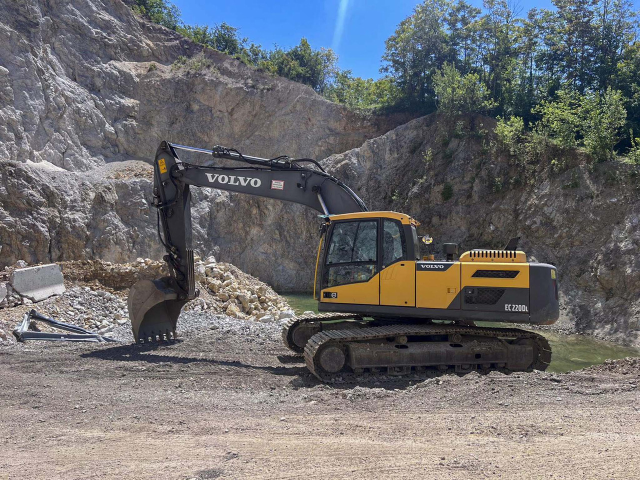 VOLVO EC220D - Ερπυστριοφόρος εκσκαφέας: φωτογραφία 1 VOLVO EC220D - Ερπυστριοφόρος εκσκαφέας: φωτογραφία 1