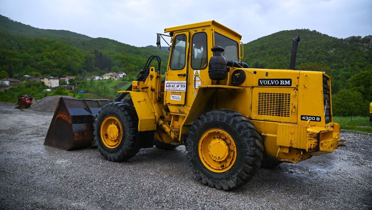 Volvo BM4300B - Ελαστιχοφόρος φορτωτής: φωτογραφία 1 Volvo BM4300B - Ελαστιχοφόρος φορτωτής: φωτογραφία 1