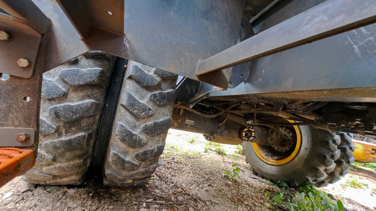 Volvo front axle 14693936 for Volvo EWR150E, EW180E, EWR170E, EW200E MH, EW160E - Εμπρός άξονας για Εκσκαφέας: φωτογραφία 1 Volvo front axle 14693936 for Volvo EWR150E, EW180E, EWR170E, EW200E MH, EW160E - Εμπρός άξονας για Εκσκαφέας: φωτογραφία 1