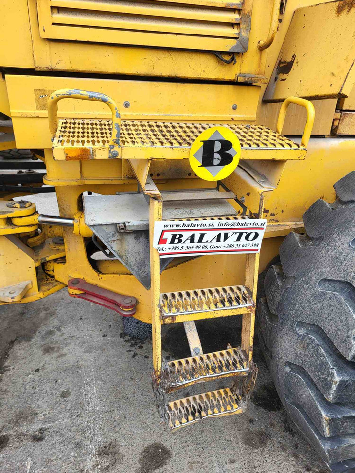 Volvo steps - Σκαλοπάτι για Φορτωτής: φωτογραφία 2 Volvo steps - Σκαλοπάτι για Φορτωτής: φωτογραφία 2