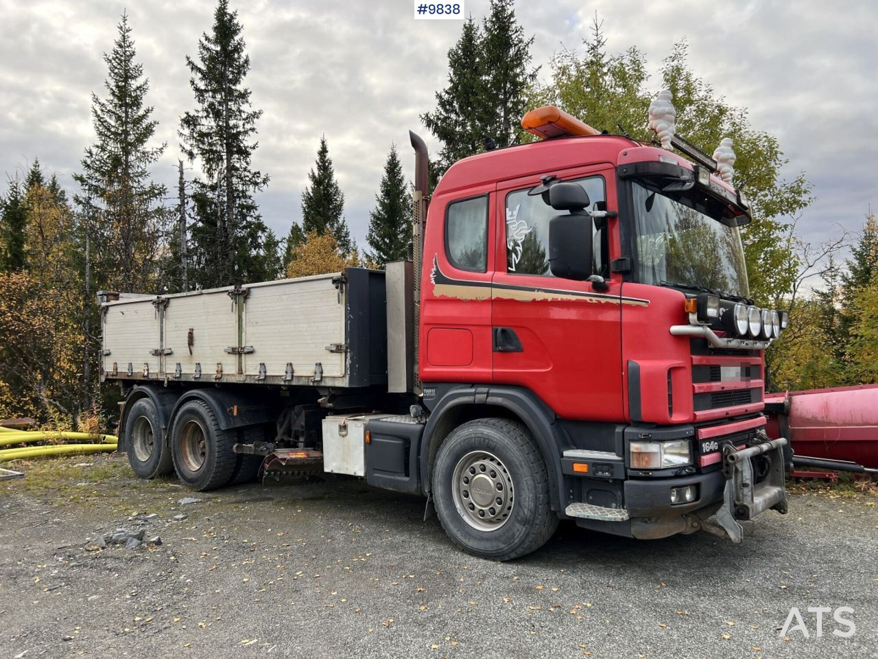 Dump Truck Scania R164 with plow equipment and underbite - Φορτηγό ανατρεπόμενο: φωτογραφία 2 Dump Truck Scania R164 with plow equipment and underbite - Φορτηγό ανατρεπόμενο: φωτογραφία 2