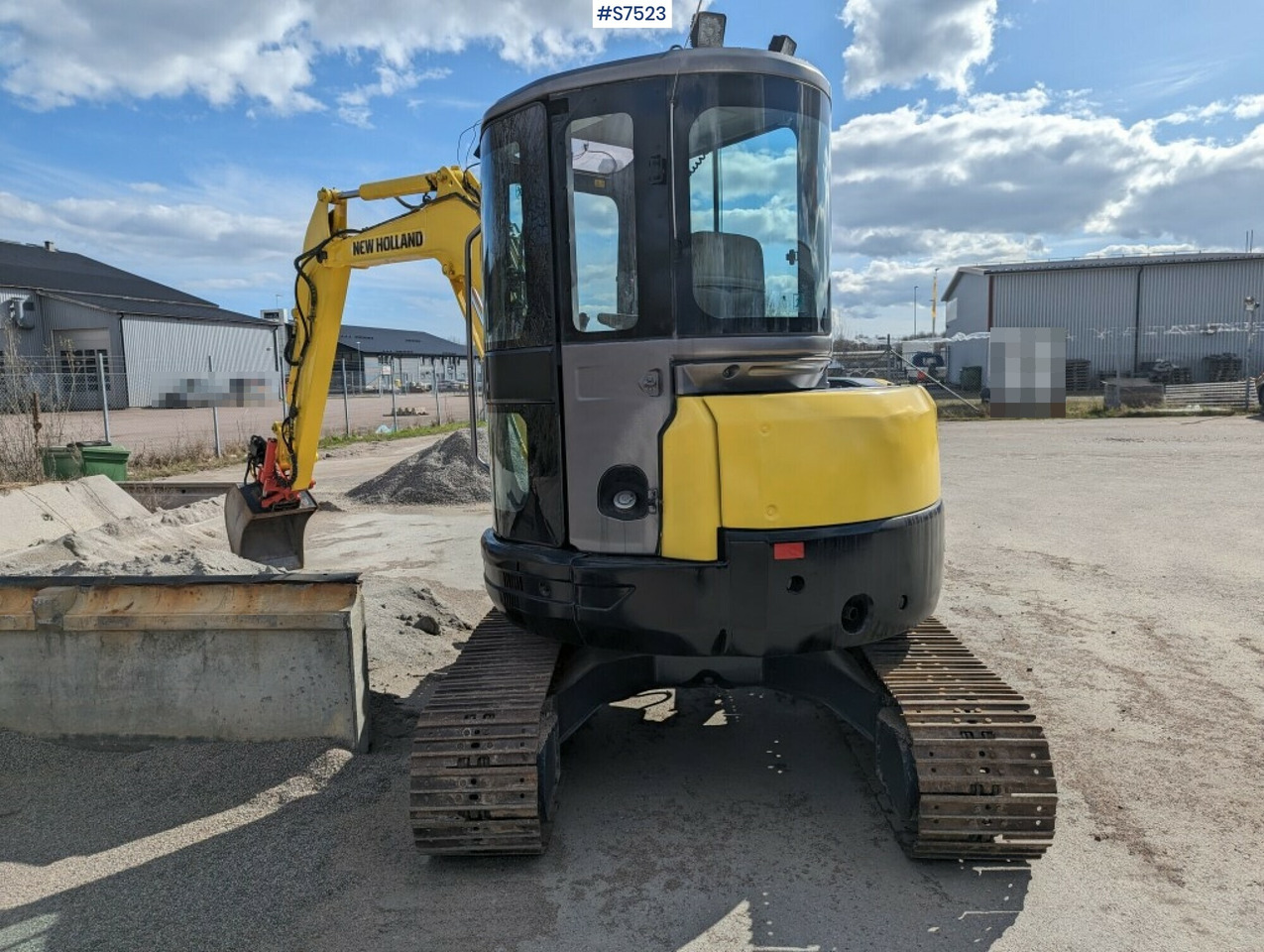 Excavator New Holland E502C with tilt bracket and bucket SEE VIDEO - Μίνι εκσκαφέας: φωτογραφία 4 Excavator New Holland E502C with tilt bracket and bucket SEE VIDEO - Μίνι εκσκαφέας: φωτογραφία 4