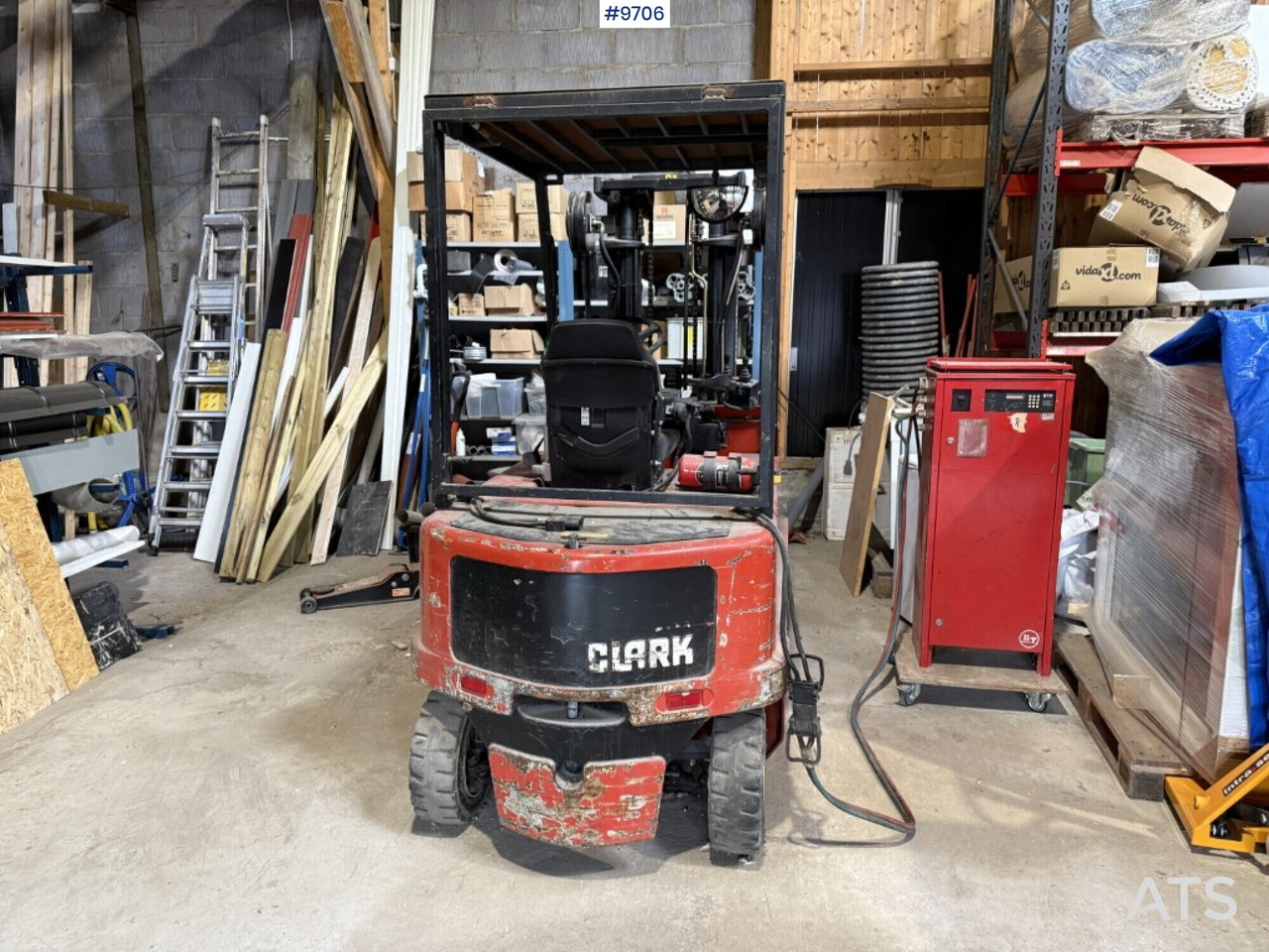Forklift Clark CEM 25 - Ηλεκτροκίνητο περονοφόρο: φωτογραφία 3 Forklift Clark CEM 25 - Ηλεκτροκίνητο περονοφόρο: φωτογραφία 3