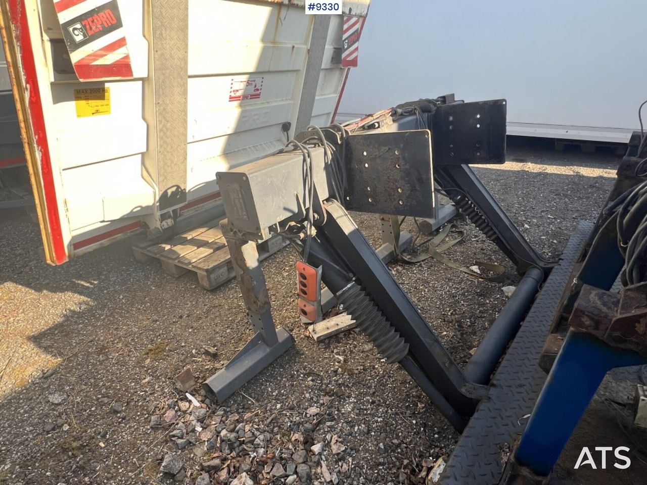 Tail lift Zepro Z2000-175MA - Υδραυλική πόρτα: φωτογραφία 2 Tail lift Zepro Z2000-175MA - Υδραυλική πόρτα: φωτογραφία 2