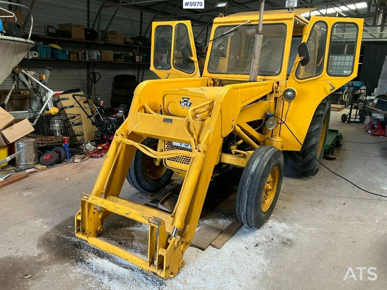 Tractor- MASSEY-FERGUSON 203 - Τρακτέρ: φωτογραφία 2 Tractor- MASSEY-FERGUSON 203 - Τρακτέρ: φωτογραφία 2