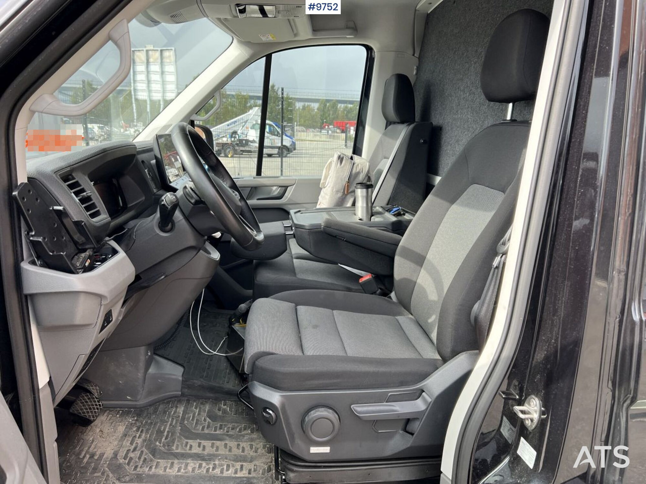 Volkswagen Crafter with tail lift - Επαγγελματικό αυτοκίνητο κόφα: φωτογραφία 3 Volkswagen Crafter with tail lift - Επαγγελματικό αυτοκίνητο κόφα: φωτογραφία 3