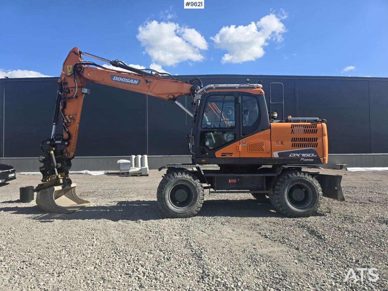 Wheeled Excavator Doosan DX160W with attachment and trailer - Τροχοφόρος εκσκαφέας: φωτογραφία 1 Wheeled Excavator Doosan DX160W with attachment and trailer - Τροχοφόρος εκσκαφέας: φωτογραφία 1